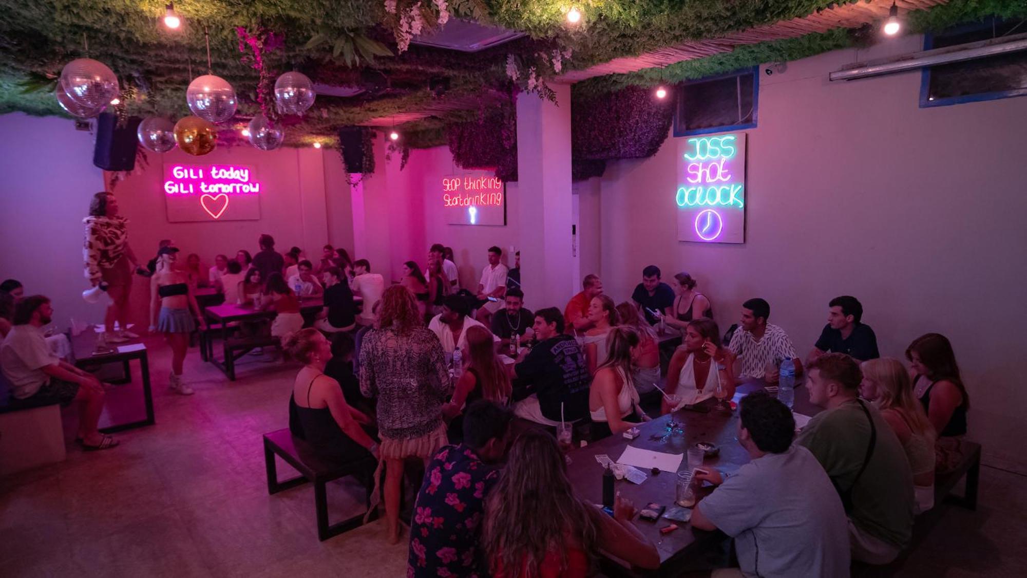 Atlas Gili Party Hostel Τζίλι Τραγουανγκάν Εξωτερικό φωτογραφία