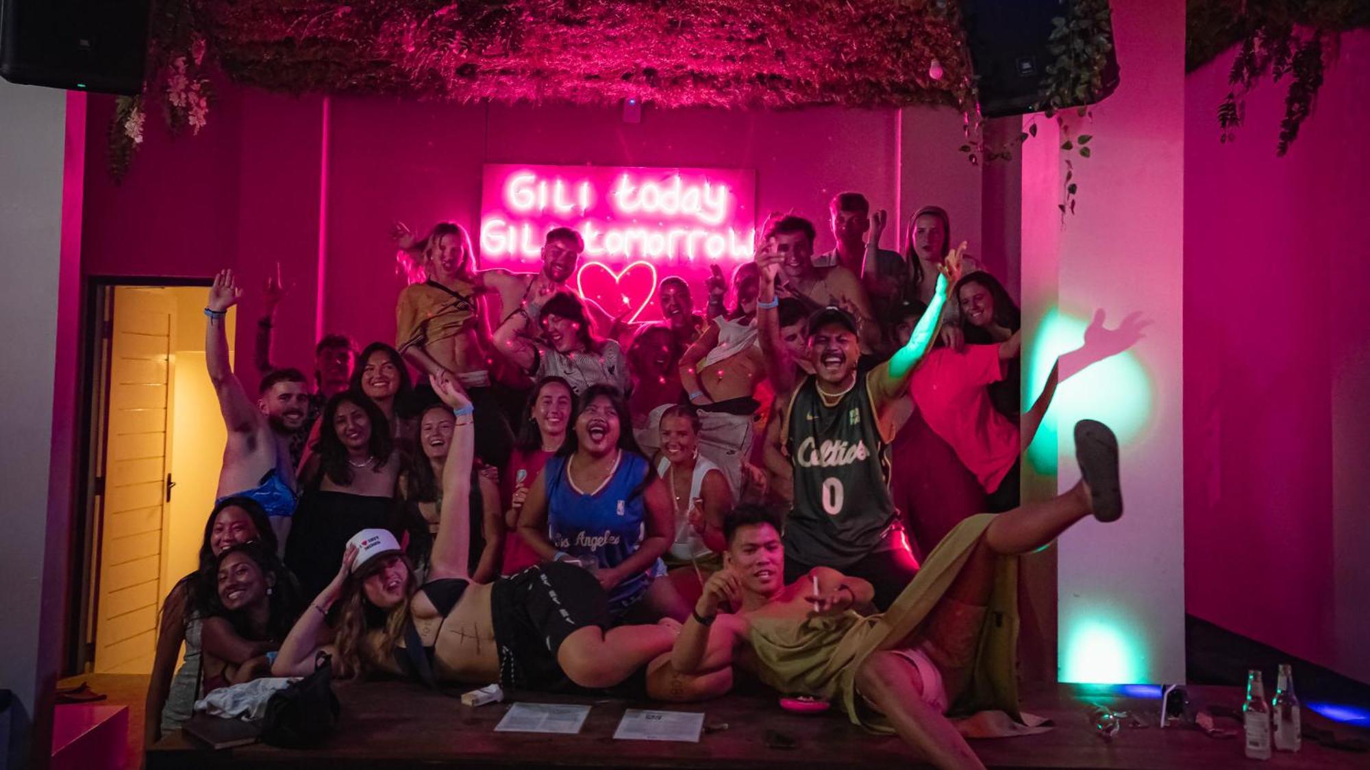 Atlas Gili Party Hostel Τζίλι Τραγουανγκάν Εξωτερικό φωτογραφία