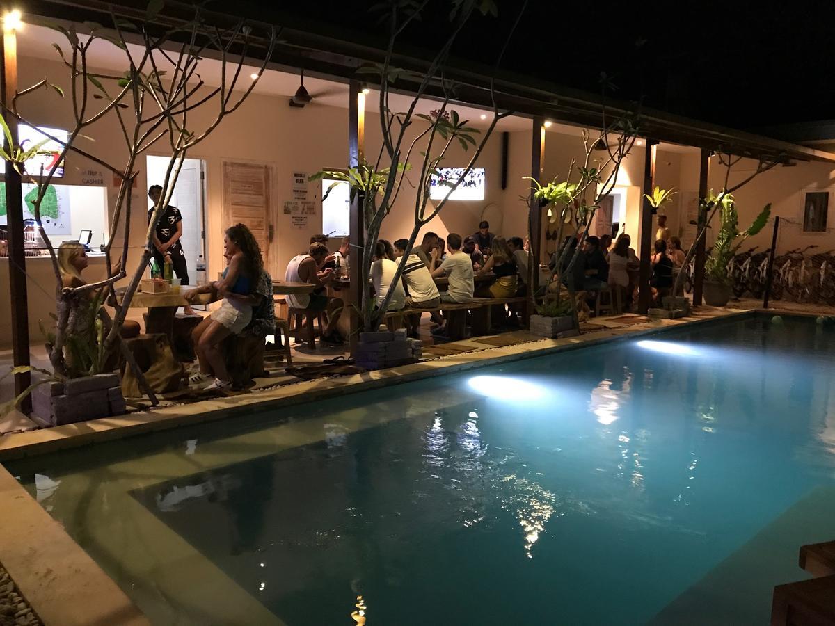 Atlas Gili Party Hostel Τζίλι Τραγουανγκάν Εξωτερικό φωτογραφία