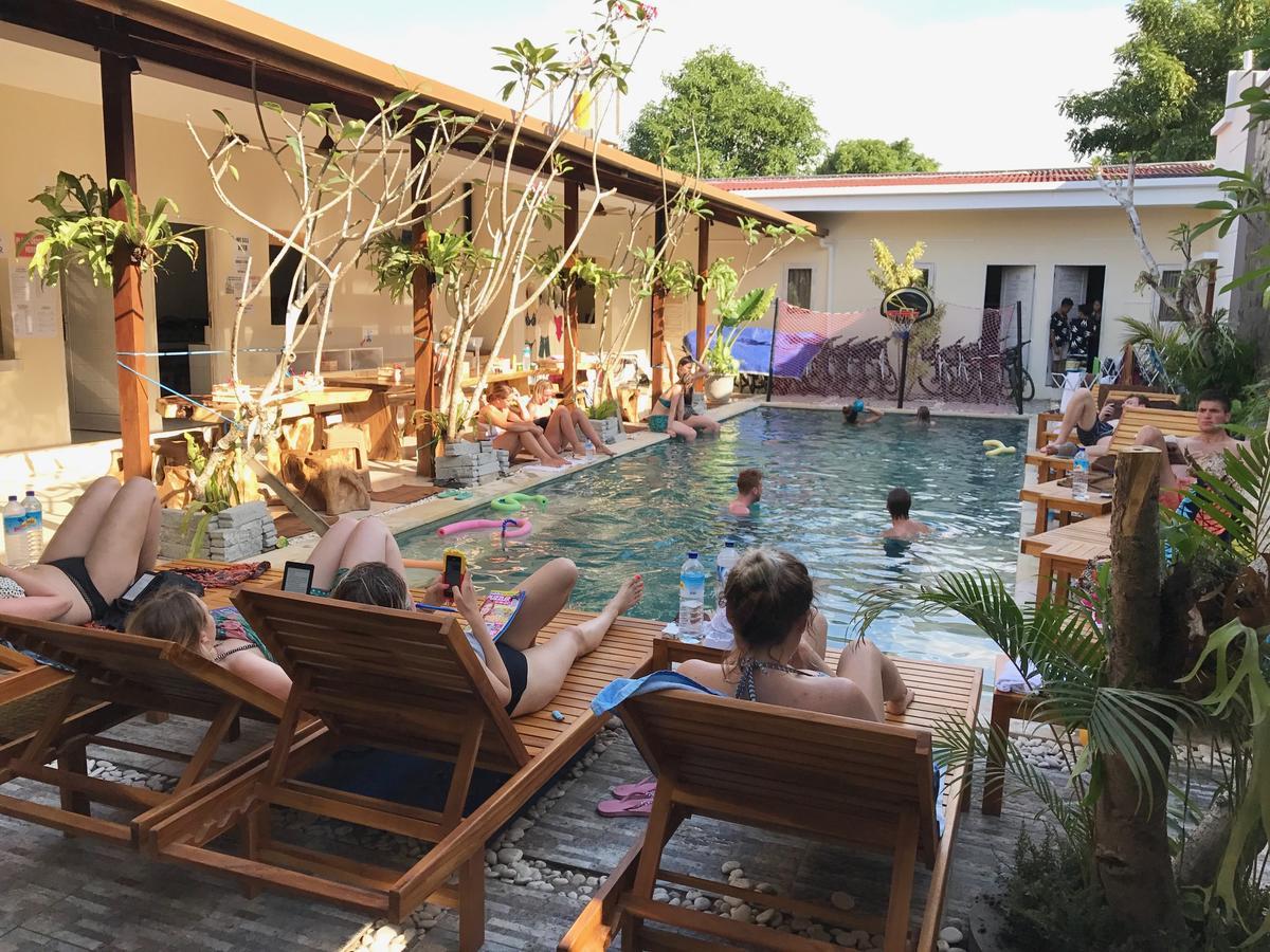 Atlas Gili Party Hostel Τζίλι Τραγουανγκάν Εξωτερικό φωτογραφία
