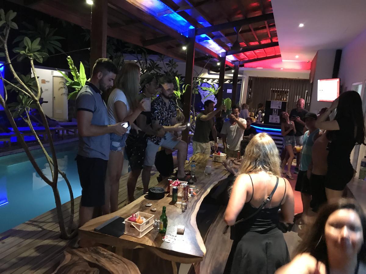 Atlas Gili Party Hostel Τζίλι Τραγουανγκάν Εξωτερικό φωτογραφία