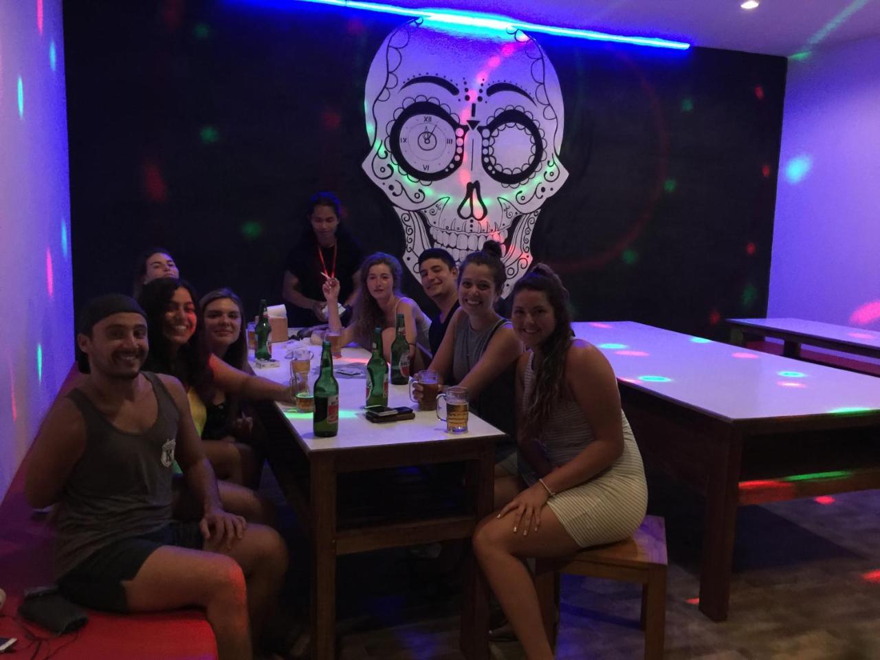 Atlas Gili Party Hostel Τζίλι Τραγουανγκάν Εξωτερικό φωτογραφία