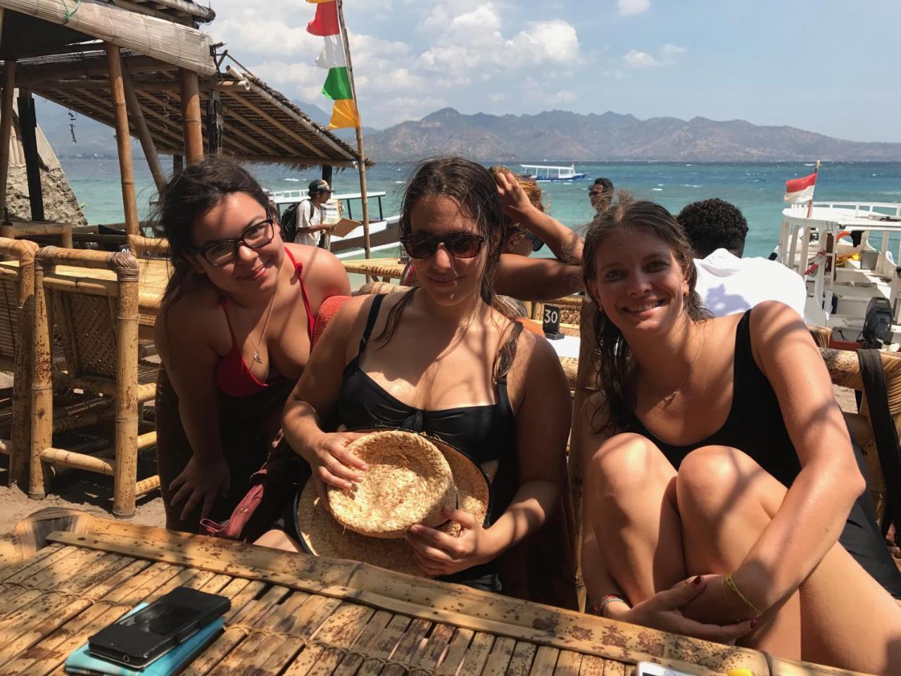 Atlas Gili Party Hostel Τζίλι Τραγουανγκάν Εξωτερικό φωτογραφία