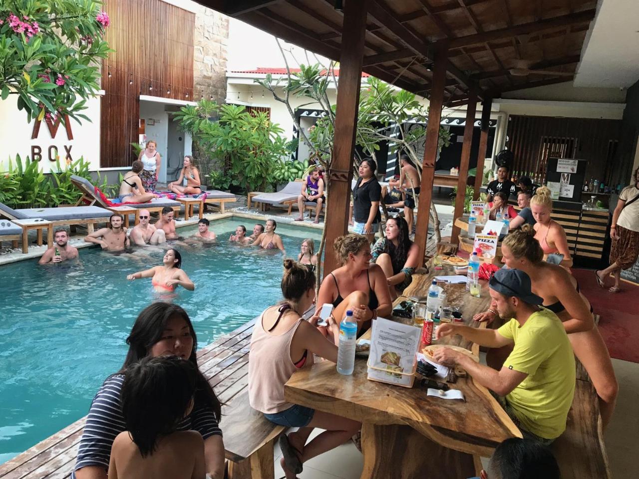Atlas Gili Party Hostel Τζίλι Τραγουανγκάν Εξωτερικό φωτογραφία
